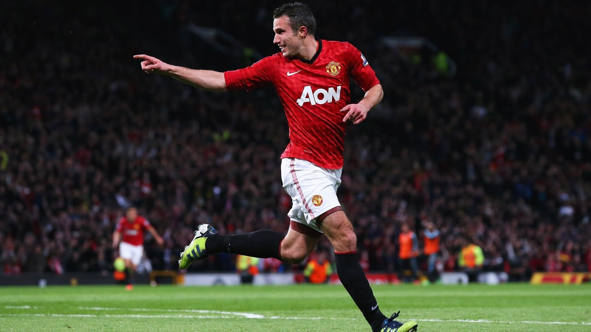 卢卡库的赛道，当足球巨星在F1争冠之夜改写命运