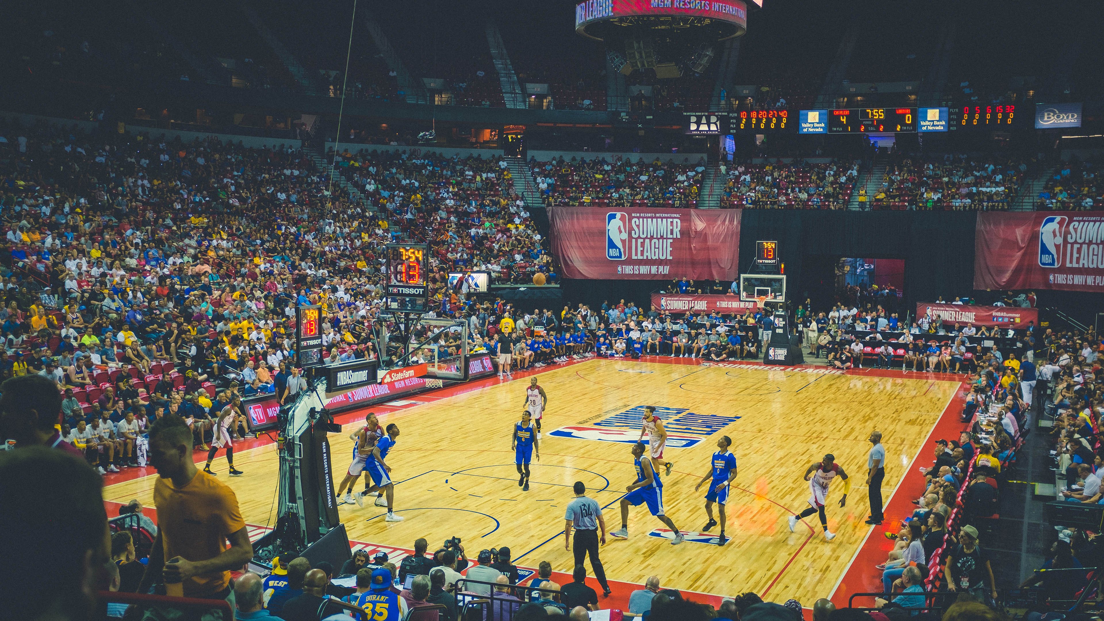 新星闪耀！切特关键回合不手软，魔术掀翻马刺