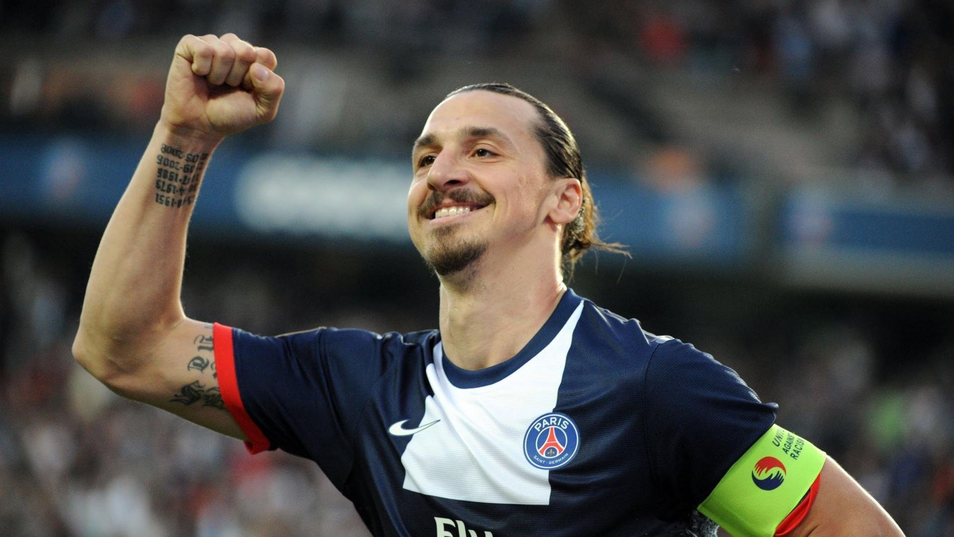 赛道与球场的双重奏,当黄喜灿在F1街道赛接管南非生死战